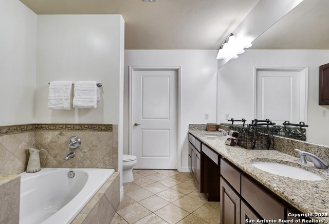 Listing photo id 17 for 215 Center St  203