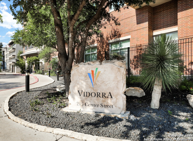 Listing photo id 0 for 215 Center St  203