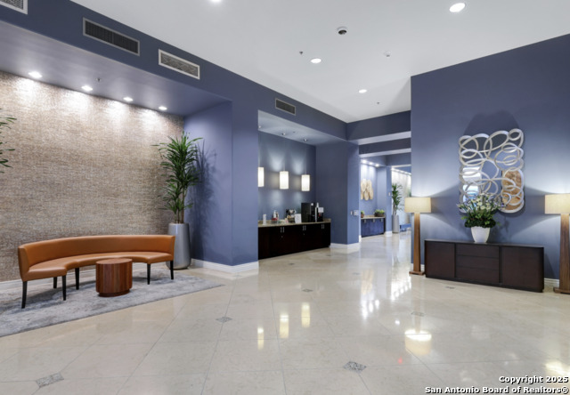 Listing photo id 23 for 215 Center St  203