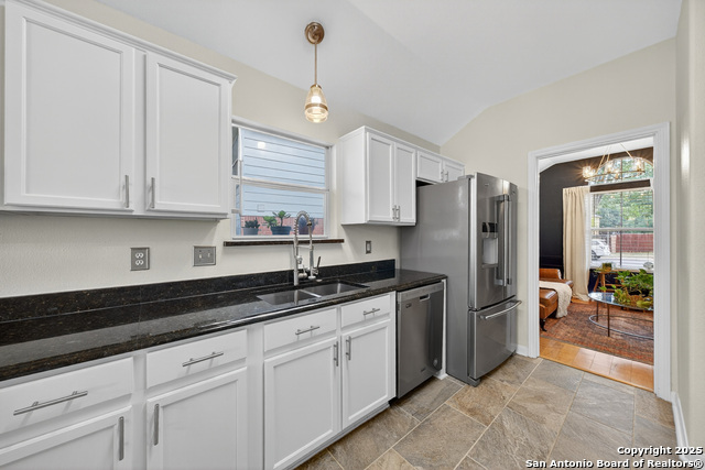 Image 13 of 39 For 51 Edgecreek