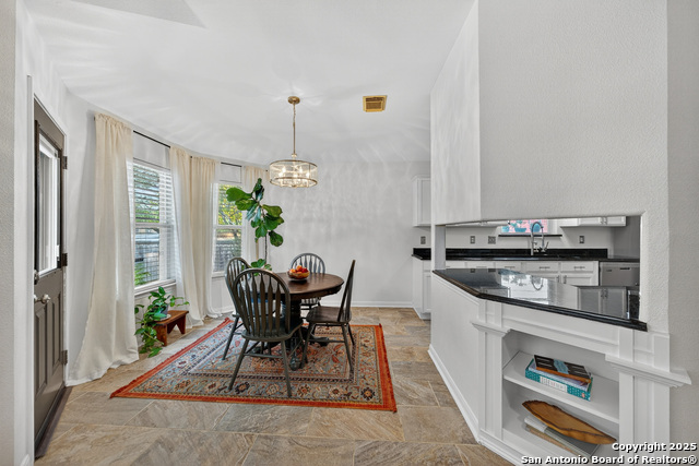 Image 17 of 39 For 51 Edgecreek