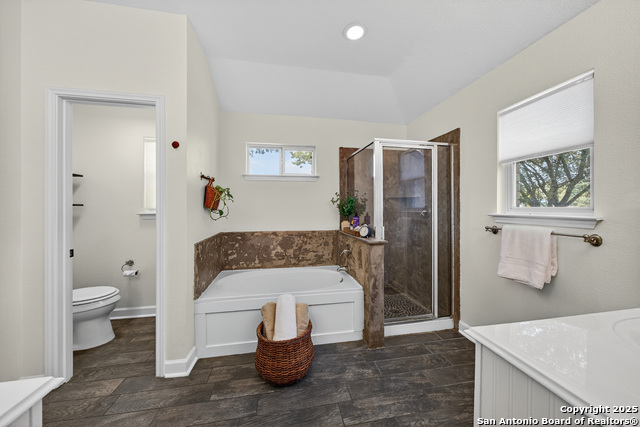 Image 20 of 39 For 51 Edgecreek