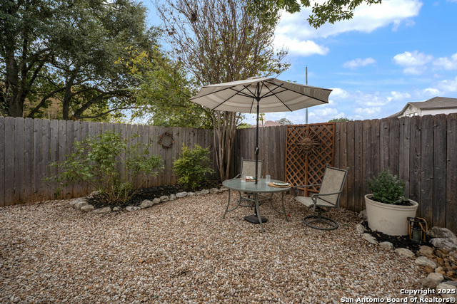 Image 32 of 39 For 51 Edgecreek