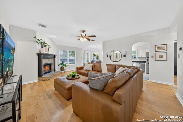 Image 9 of 39 For 51 Edgecreek