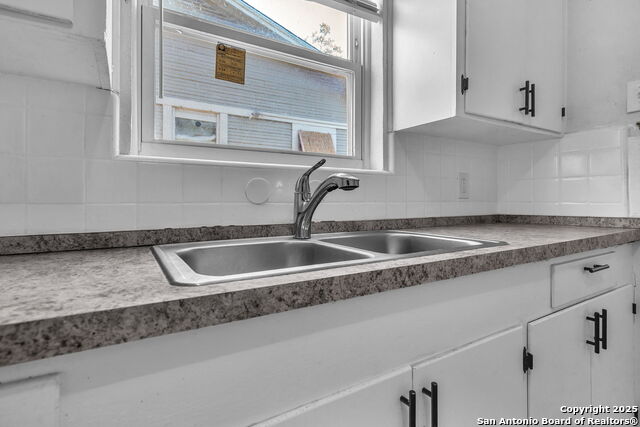 Image 12 of 27 For 118 Compton  