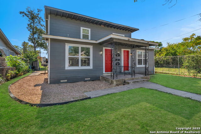 Image 2 of 27 For 118 Compton  