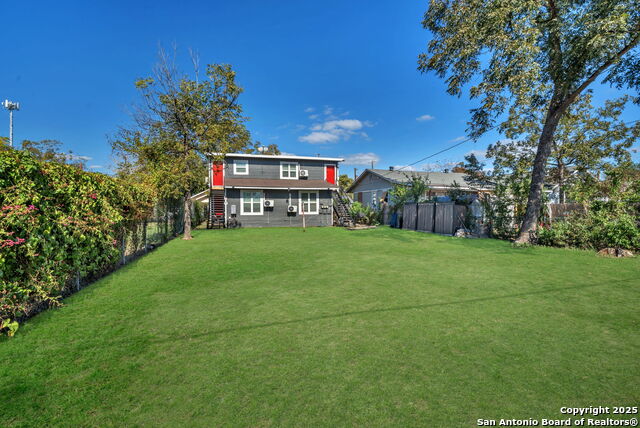 Image 26 of 27 For 118 Compton  