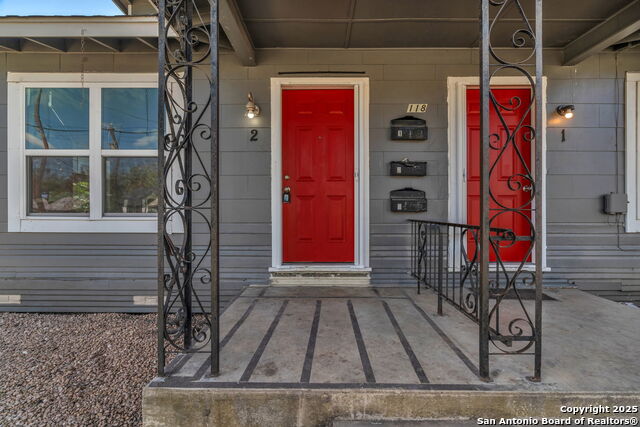 Image 4 of 27 For 118 Compton  