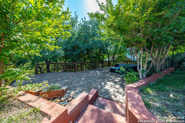 Image 26 of 33 For 1267 Common St E