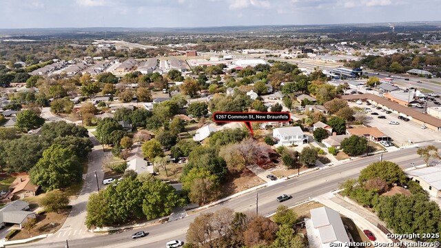 Image 31 of 33 For 1267 Common St E