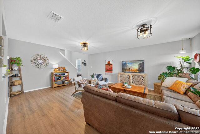 Image 11 of 35 For 12037 Silver Light