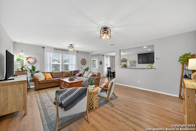 Image 7 of 35 For 12037 Silver Light