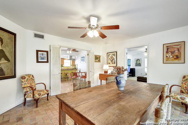 Image 16 of 40 For 2702 Marlborough