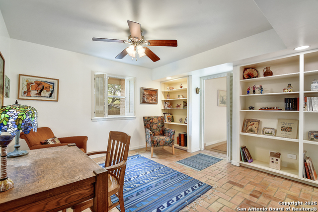 Image 24 of 40 For 2702 Marlborough