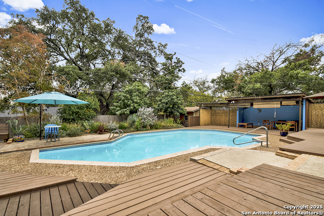 Image 38 of 40 For 2702 Marlborough