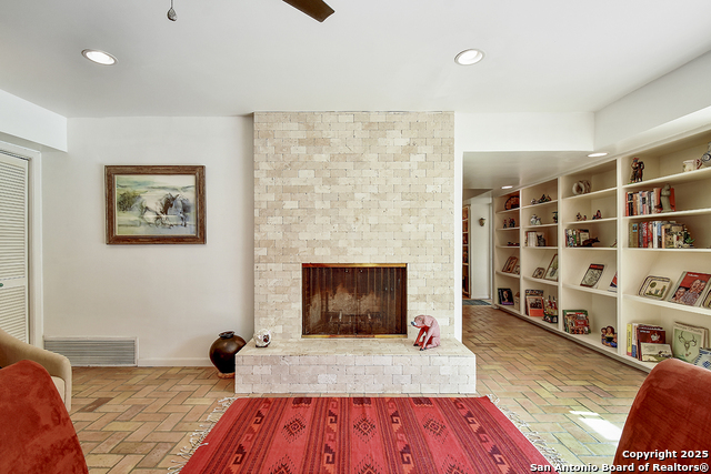 Image 7 of 40 For 2702 Marlborough