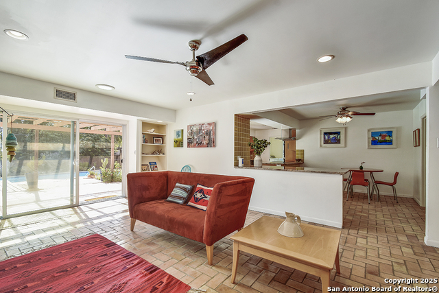 Image 8 of 40 For 2702 Marlborough