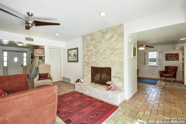 Image 9 of 40 For 2702 Marlborough