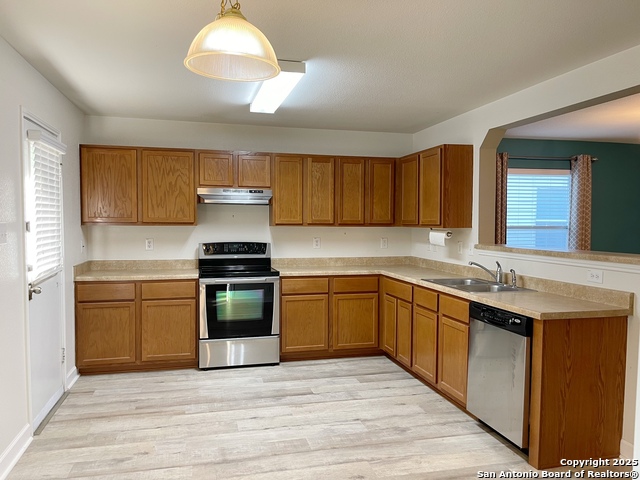 Image 9 of 23 For 11827 Ranchwell Cove