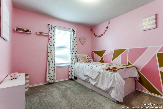 Listing photo id 17 for 7410 Champion Crk