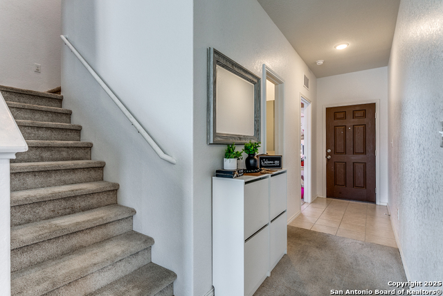 Listing photo id 1 for 7410 Champion Crk