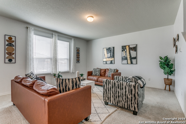 Listing photo id 2 for 7410 Champion Crk