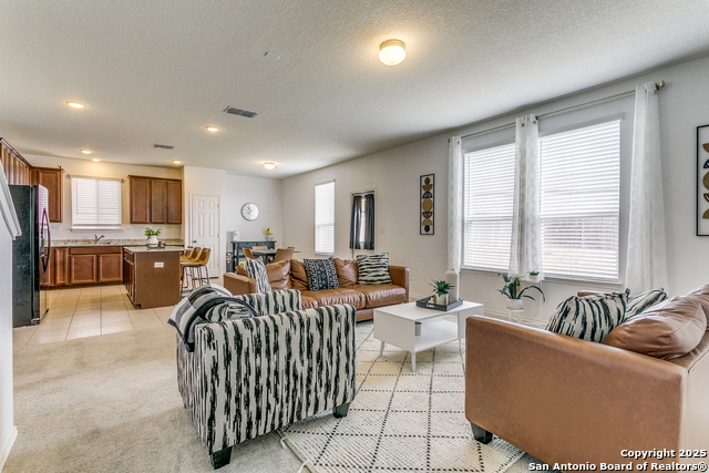 Listing photo id 4 for 7410 Champion Crk