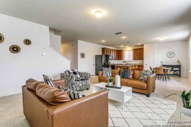 Listing photo id 5 for 7410 Champion Crk