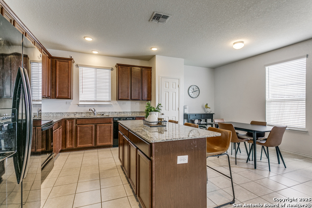 Listing photo id 6 for 7410 Champion Crk