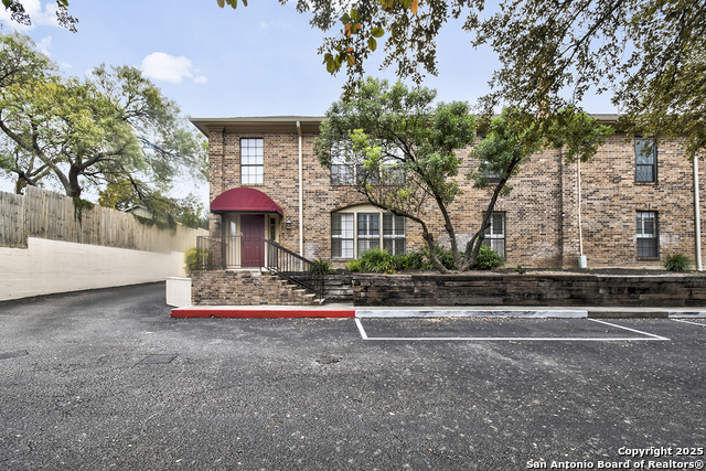 Details for 7926 Broadway 402, San Antonio, TX 78209