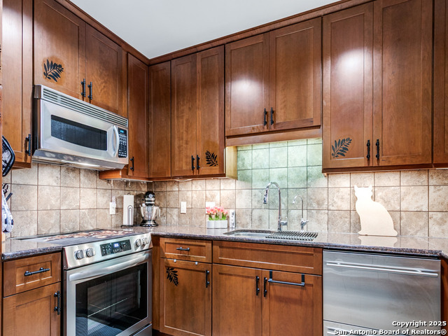 Image 11 of 25 For 1 Towers Park Ln  316