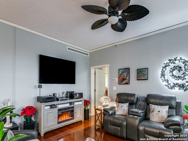 Image 7 of 25 For 1 Towers Park Ln  316