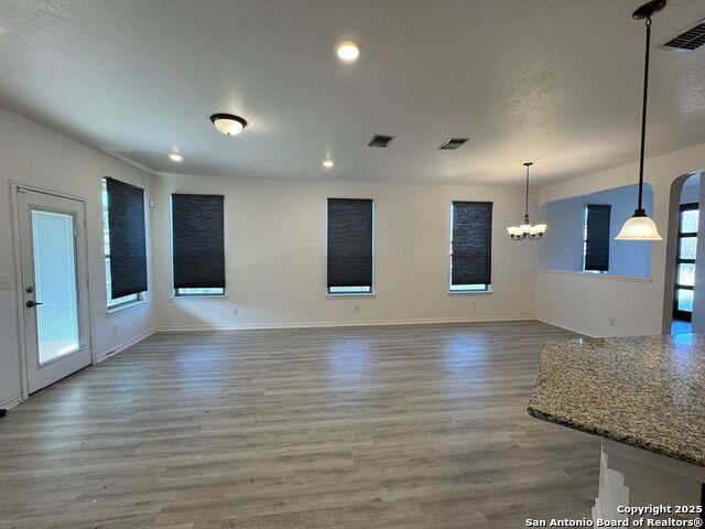 Image 5 of 9 For 1002 Galapagos