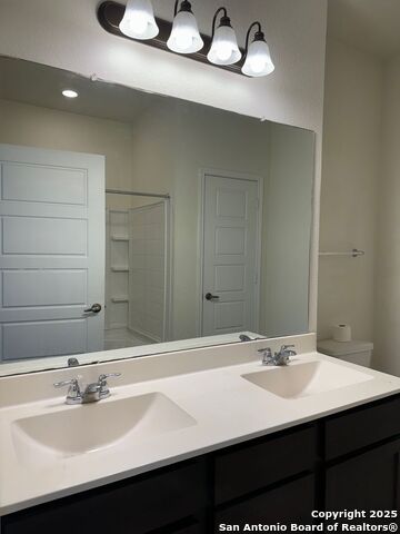 Image 6 of 9 For 1002 Galapagos