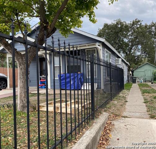 Image 15 of 16 For 124 Mitchell St