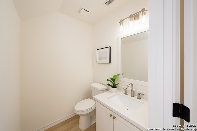 Image 16 of 35 For 7103 Rimwood