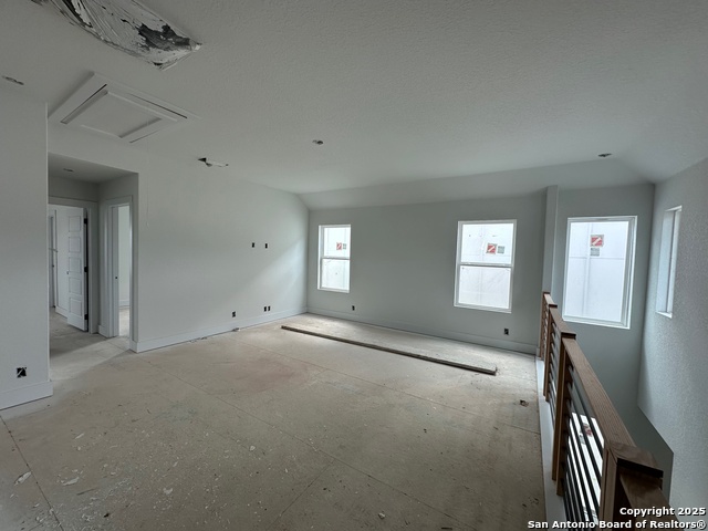 Listing photo id 8 for 20675 Huebner Rd Unit 527