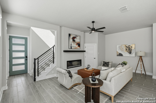 Listing photo id 10 for 20675 Huebner Rd Unit 527