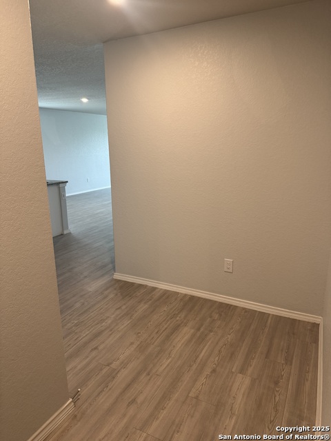 Listing photo id 5 for 9726 Mill Dam