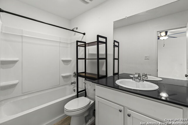 Image 17 of 21 For 10824 Presa Way