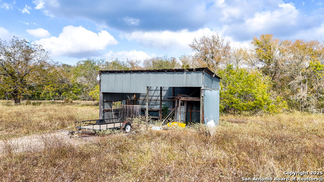 Listing photo id 31 for 195 Cheyenne