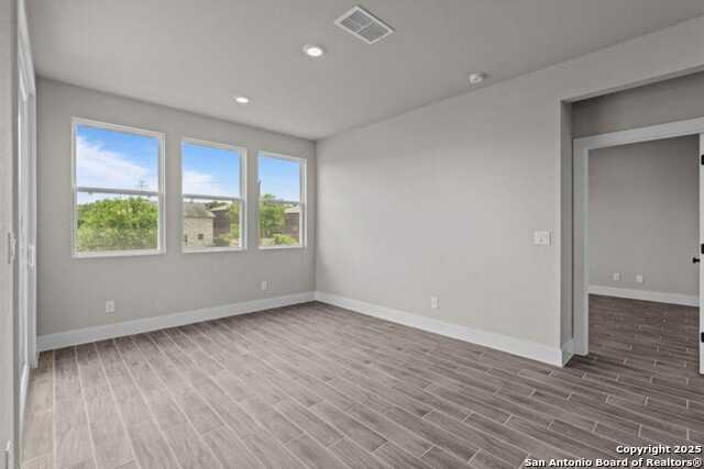 Image 12 of 17 For 11123 Lowder