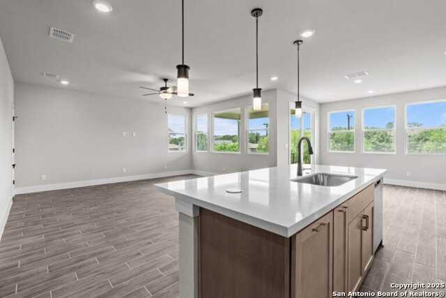 Image 7 of 17 For 11123 Lowder