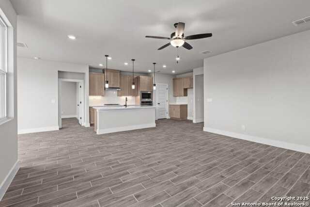 Image 8 of 17 For 11123 Lowder