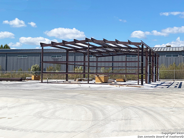 Listing photo id 3 for 30875 Ih-10 30875 Ih-10  P