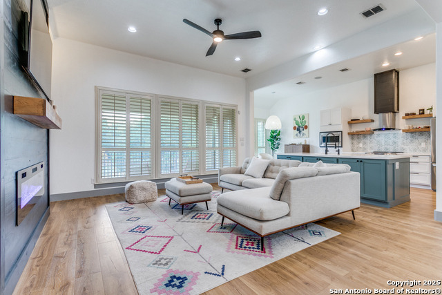 Image 11 of 31 For 27 Avalon