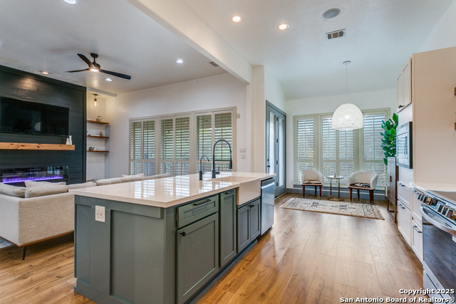 Image 13 of 31 For 27 Avalon