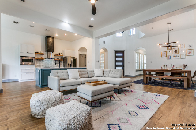 Image 8 of 31 For 27 Avalon