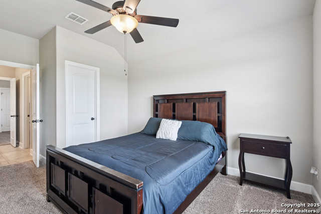 Image 28 of 39 For 1077 Stone Crossing