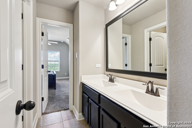 Image 31 of 39 For 1077 Stone Crossing